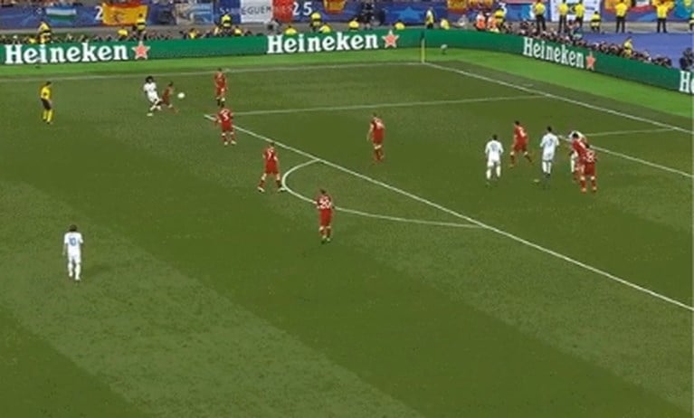 De fantastische retro van Gareth Bale in beeld: beter dan die van Cristiano Ronaldo?