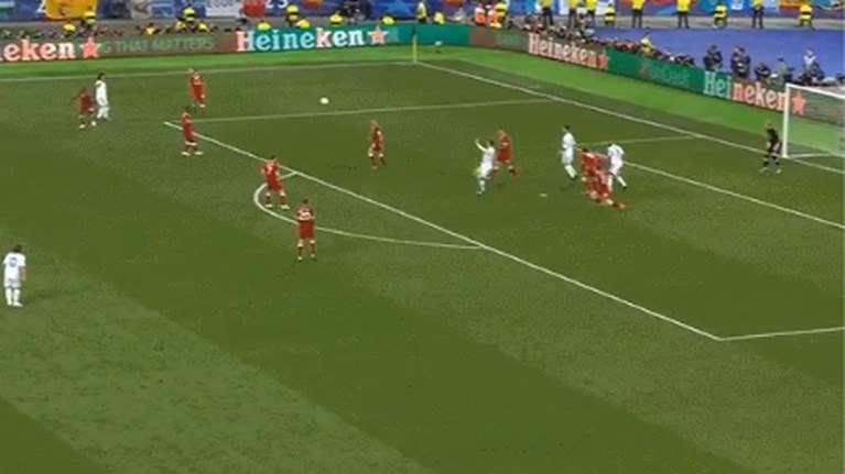 De fantastische retro van Gareth Bale in beeld: beter dan die van Cristiano Ronaldo?