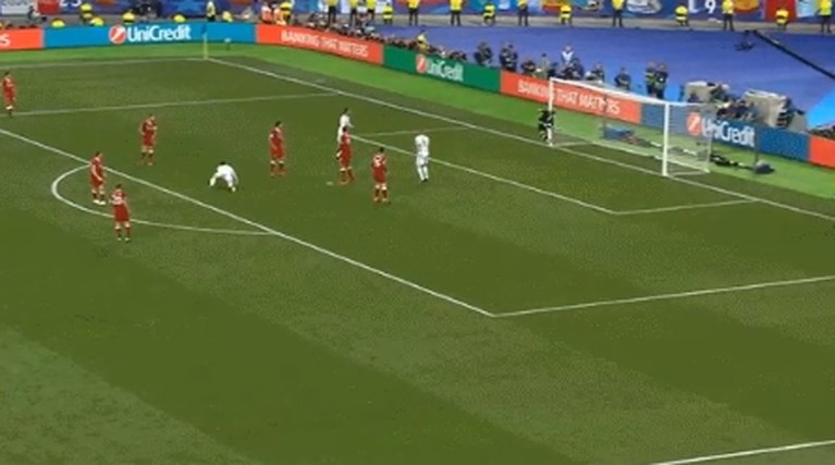 De fantastische retro van Gareth Bale in beeld: beter dan die van Cristiano Ronaldo?
