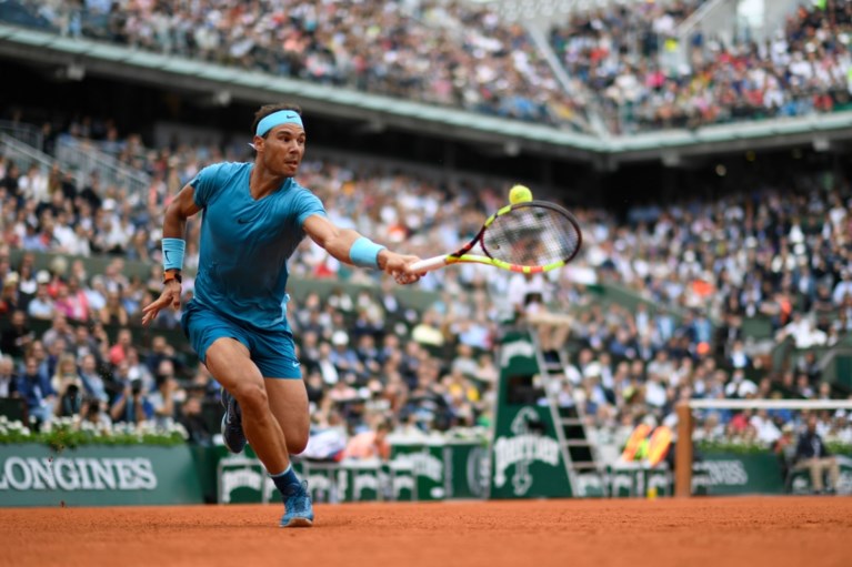 ROLAND GARROS. Nadal laat geen set liggen, ook Sharapova knokt zich naar tweede ronde