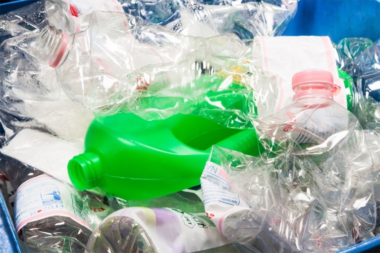 Europa verbiedt wattenstaafjes, rietjes en plastic bestek