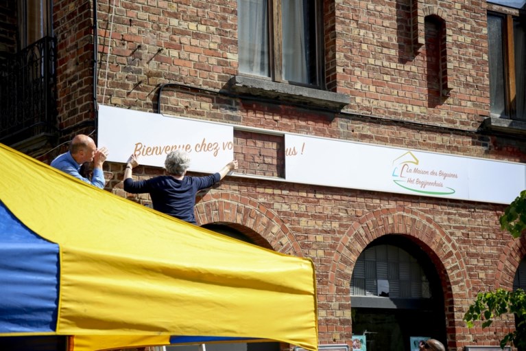 Café van broers Abdeslam is nu een buurthuis: “Deze buurt heeft genoeg van de negativiteit”