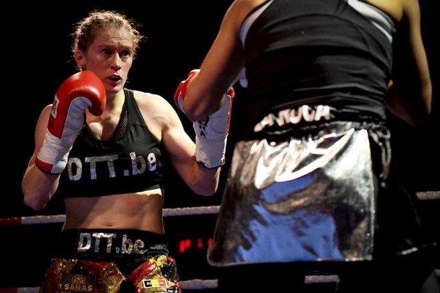 Delfine Persoon Blijft De Absolute Nummer 233 233 N Van De