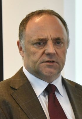 Griepcommissaris Marc Van Ranst overweegt klacht tegen Vlaams Belang-jongeren