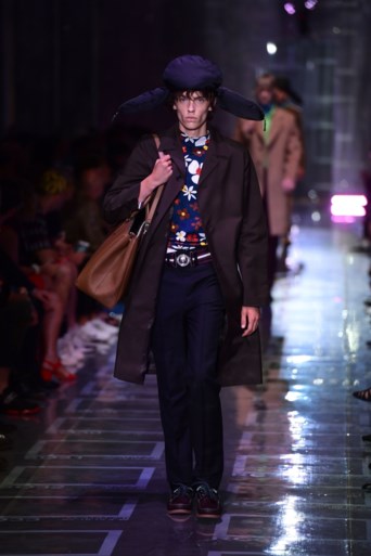 Prada brengt de hele korte short terug