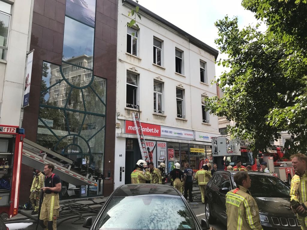 Gewonde Bij Uitslaande Brand In Centrum Antwerpen (Antwerpen) - Het ...