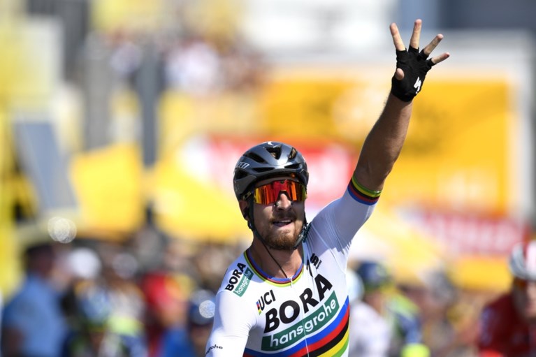 Wereldkampioen Sagan sprint naar de zege én geel in tweede Touretappe, Gaviria valt in slotfase