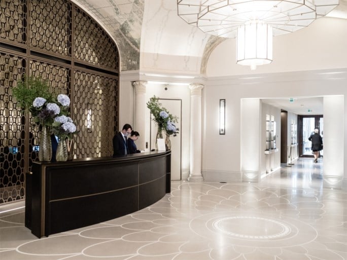 Iconisch hotel in Parijs heropent na renovatie van 200 miljoen euro