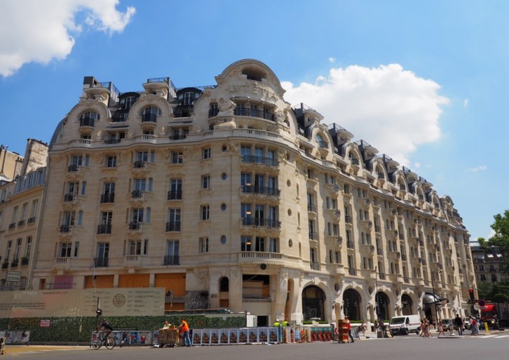 Iconisch hotel in Parijs heropent na renovatie van 200 miljoen euro