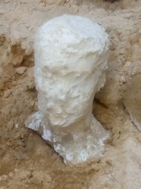 Archeologen ontdekken mysterieuze zwart granieten sarcofaag en Twitter vreest het moment waarop ze die openen al