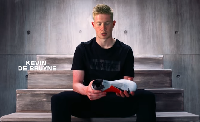 Dag knijpen Middellandse Zee Nike stelt nieuwe voetbalschoen voor en Kevin De Bruyne mag er zijn mening  over geven | Het Nieuwsblad Mobile