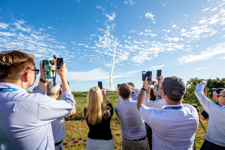 ‘Europese gps’ krijgt vorm: Ariane-raket met vier Galileo-satellieten met succes gelanceerd