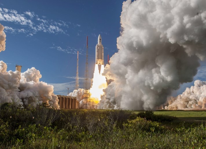 ‘Europese gps’ krijgt vorm: Ariane-raket met vier Galileo-satellieten met succes gelanceerd