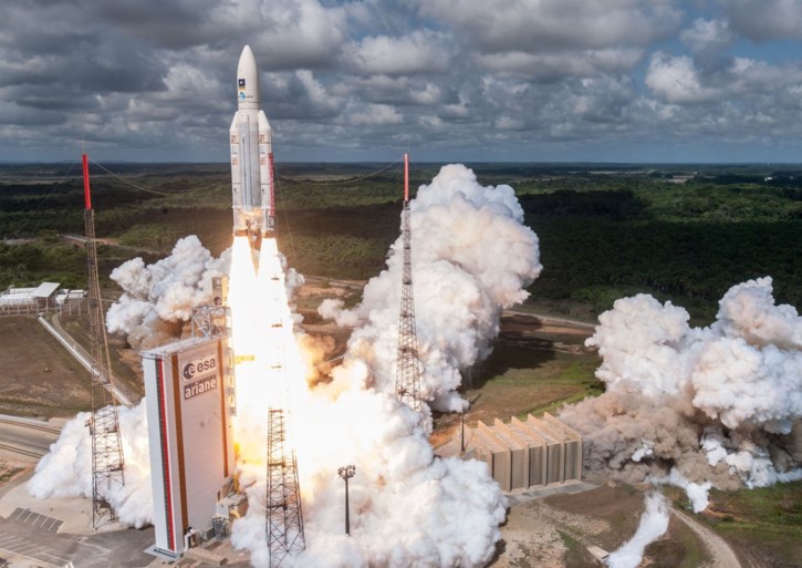 ‘Europese gps’ krijgt vorm: Ariane-raket met vier Galileo-satellieten met succes gelanceerd