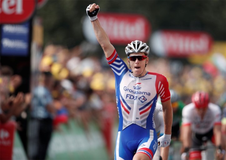 Van Keirsbulck toont zich maar kan massasprint niet ontlopen: Démare snelt naar winst in 18de Tourrit