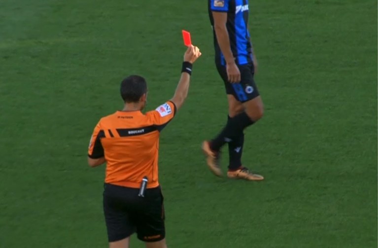Oerdom: Wesley laat Club Brugge al vroeg in de steek met elleboog