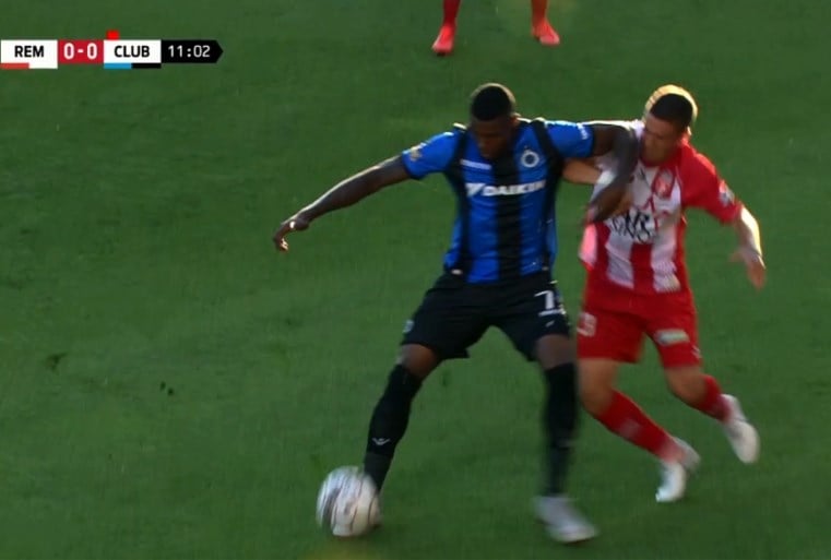Oerdom: Wesley laat Club Brugge al vroeg in de steek met elleboog