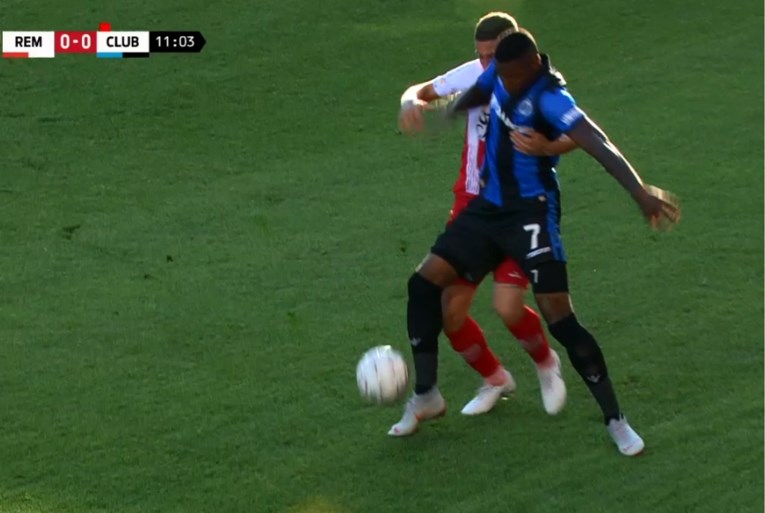 Oerdom: Wesley laat Club Brugge al vroeg in de steek met elleboog