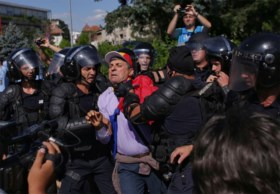 Eurocommissaris vraagt Roemeense regering om justitiehervorming te heroverwegen