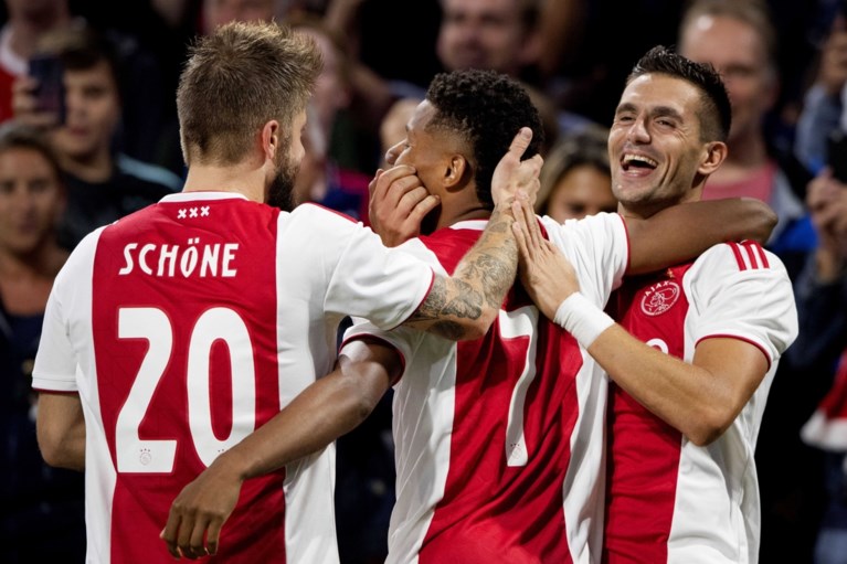 Standard krijgt voetballes van frivool Ajax en mag de Champions League-miljoenen vergeten