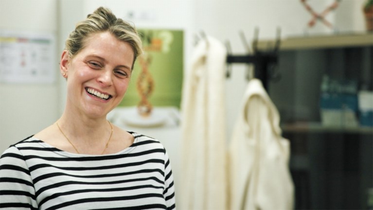 Dina Tersago voor het eerst in haar leven ongeschminkt op tv