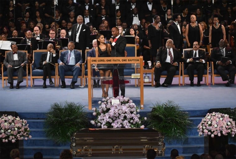 Ariana Grande onder vuur na eerbetoon op begrafenis Aretha Franklin