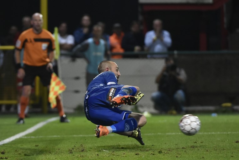Genk staat niet langer mee op kop na doldwaze tweede helft en 3-3-gelijkspel in Kortrijk