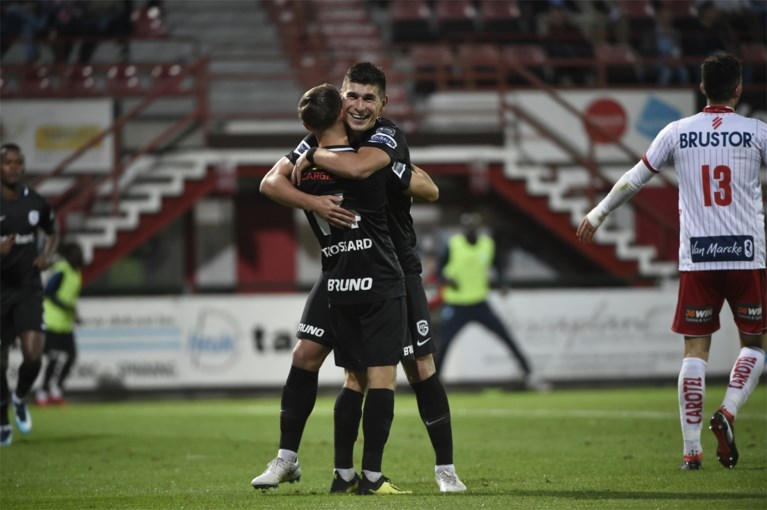 Genk staat niet langer mee op kop na doldwaze tweede helft en 3-3-gelijkspel in Kortrijk