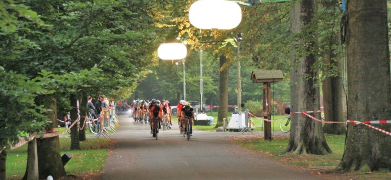 Eerste editie N8 van Brasschaat schot in de roos, Dries De Bondt wint