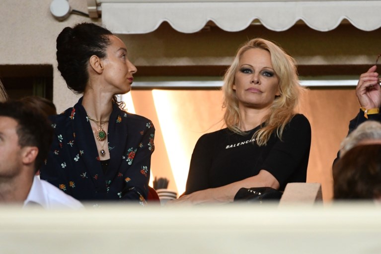 Pamela Anderson heeft haar Marseille-verdediger een zeer pijnlijke “rode kaart” gegeven