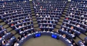 Juncker pleit voor sterkere buitengrenzen van de EU en sneert ook naar Trump in laatste State of the Union