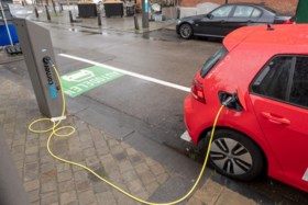 BMW-topman: “Elektrisch rijden is nauwelijks goedkoper dan diesel”