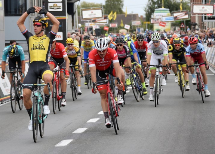 Groenewegen is Degenkolb en Stuyven te snel af: Nederlander wint Kampioenschap van Vlaanderen
