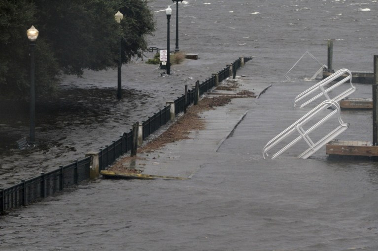 Oostkust VS maakt zich op voor naderende ramp door orkaan Florence: “Het ergste moet nog komen”