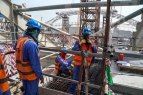 Onderzoek Amnesty: “Arbeidsmigranten in Qatar uitgebuit voor bouw infrastructuur WK voetbal”