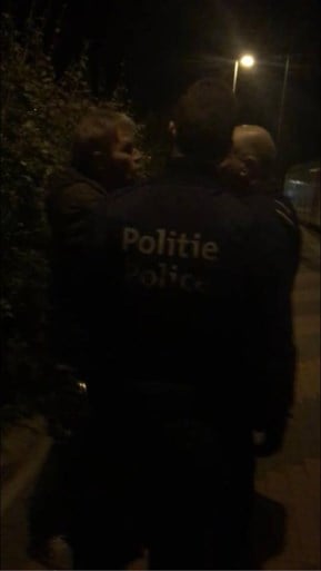 Actievoerder die arrestatie asielzoekers filmde klaagt politiegeweld aan