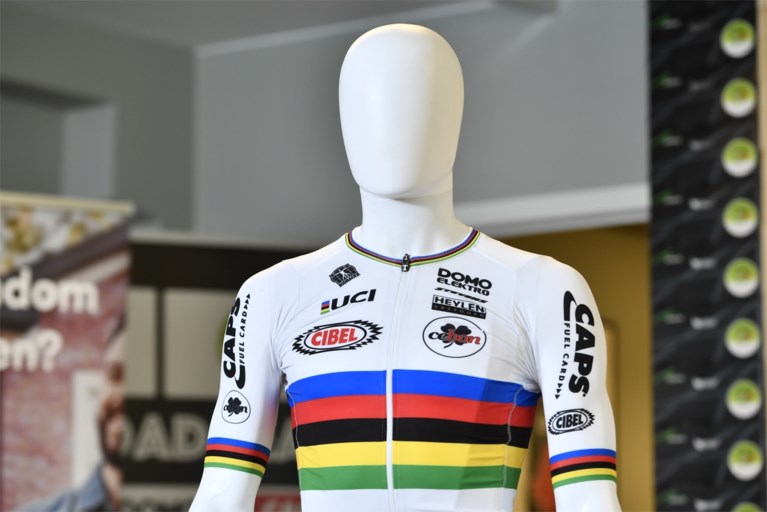 Wout van Aert stapt in nieuwe veldritploeg, maar: “Ik kijk nog niet naar de weg”