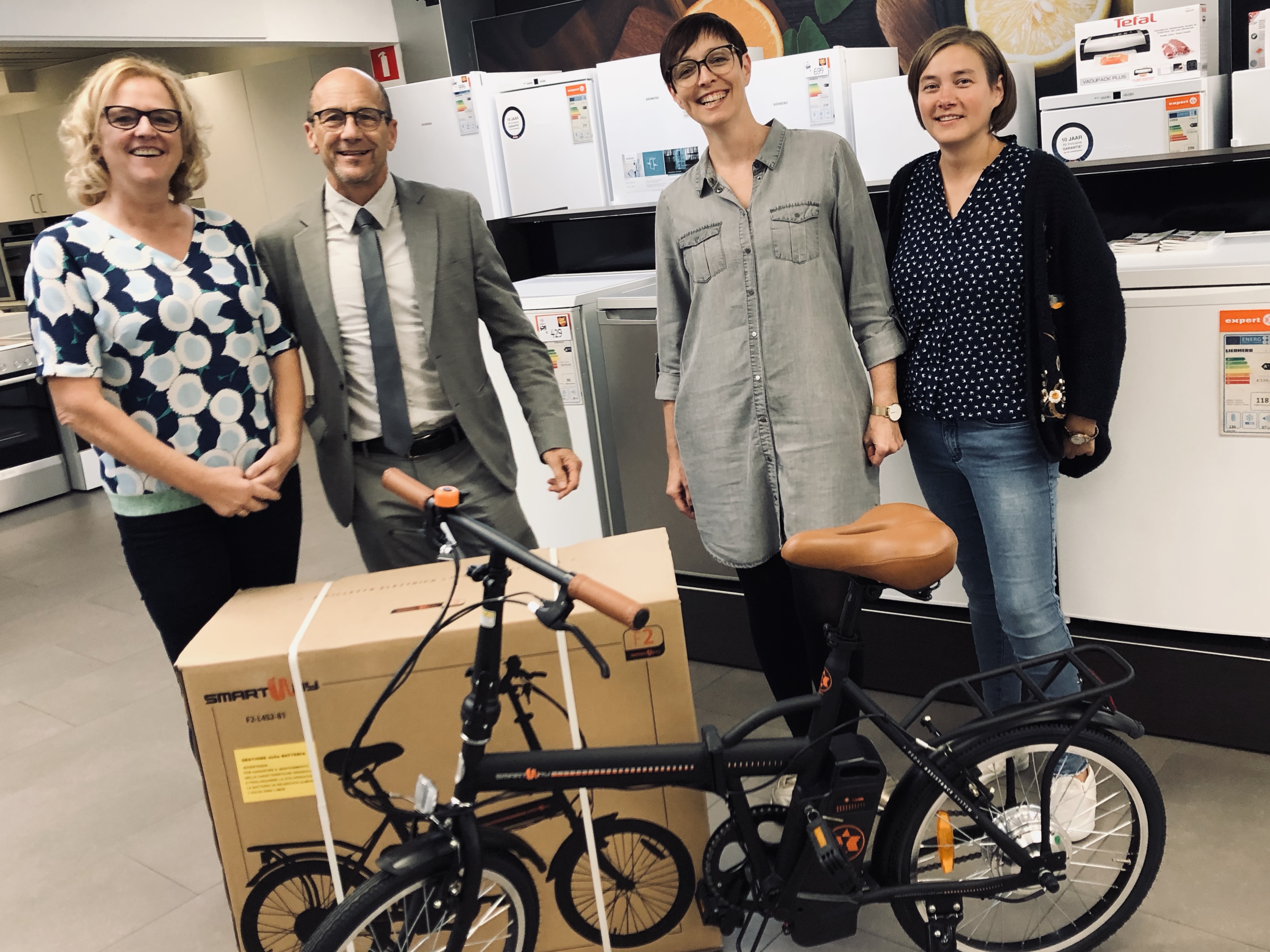 André wint elektrische plooifiets (Londerzeel) | Het Nieuwsblad Mobile