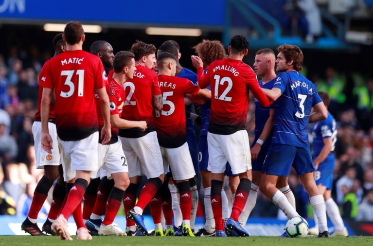 Chelsea redt in extremis puntje in eigen huis tegen Manchester United, Mourinho eist hoofdrol op in slotfase