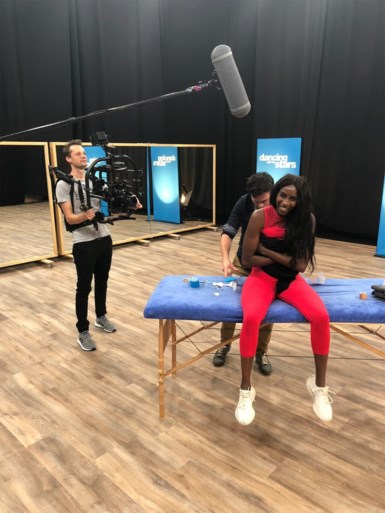 Élodie hervat training na blessure in Dancing with the Stars
