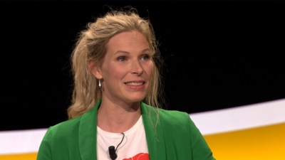 Wat Deed Julie Colpaert Met Haar Broek Op Haar Enkels In De Het Nieuwsblad Mobile