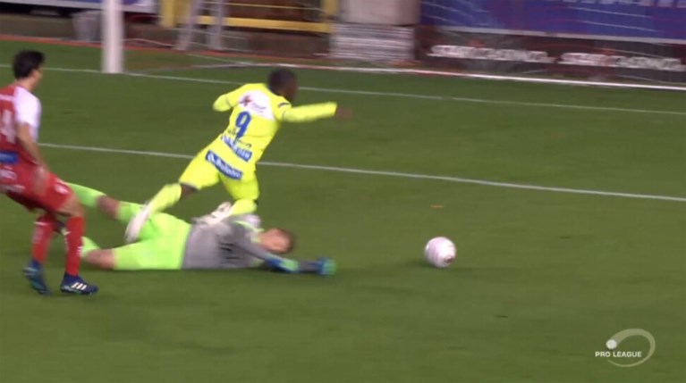 Videoref herroept strafschop voor AA Gent
