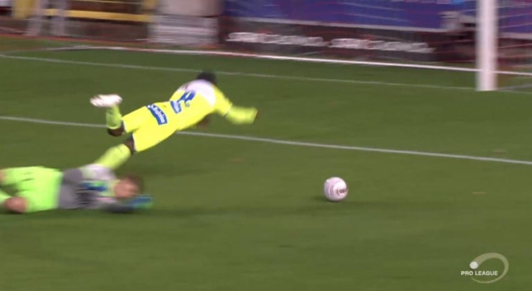 Videoref herroept strafschop voor AA Gent