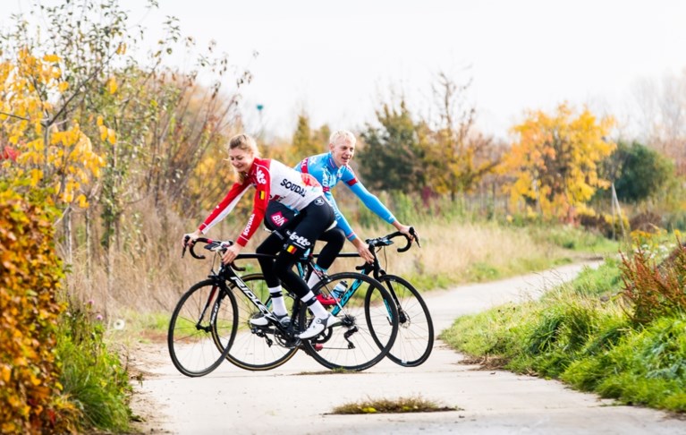 Koppel Op De Fiets De Liefde Tussen Modderduivel Michael Va Het Nieuwsblad Mobile