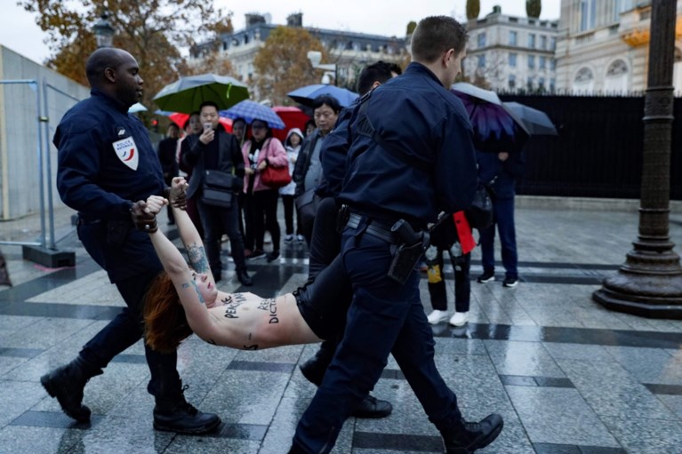 Femen-activistes geraken tot bij konvooi van president Trump