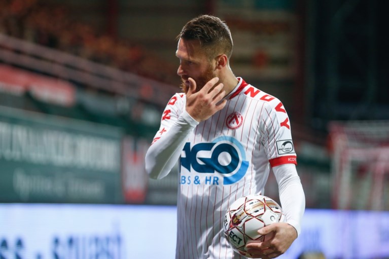 KV Kortrijk-trainer Glen De Boeck is opvallend hard en spaart zijn vedetten niet: “20 procent tot de helft minder”