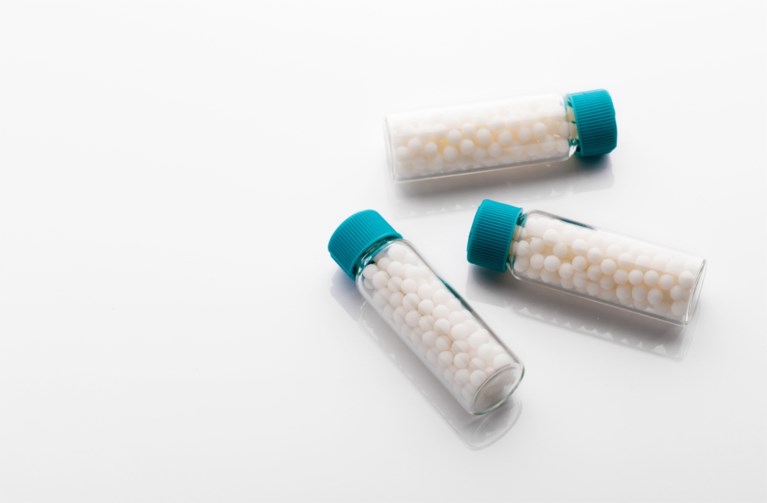 Grootste ziekenfonds stopt na 15 jaar met terugbetaling homeopathische geneesmiddelen: “Niet bewezen, niet terugbetaald”