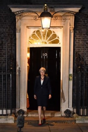 Overleg in Londen na 5 uur afgelopen, premier Theresa May: “Kabinet steunt Brexit-plan”