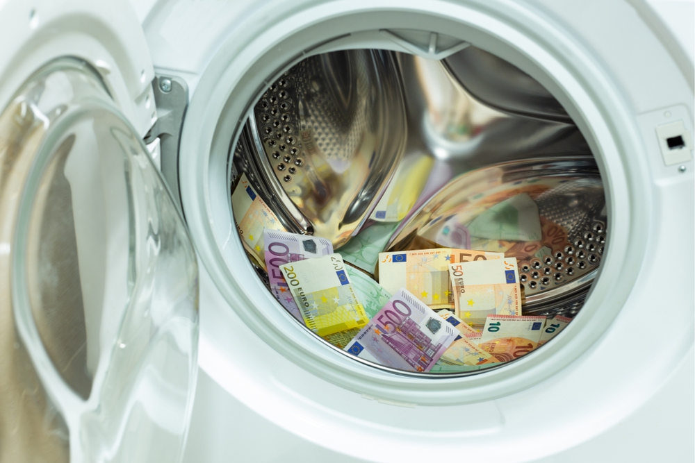 Middeleeuws had het niet door team Politie vindt 350.000 euro in wasmachine in Amsterdam | Het Nieuwsblad  Mobile