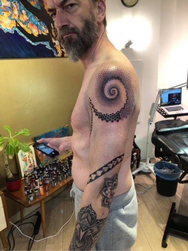 Van Echelpoel tatoeëert Kris Wauters: “Merci om me mijn goesting te laten doen”
